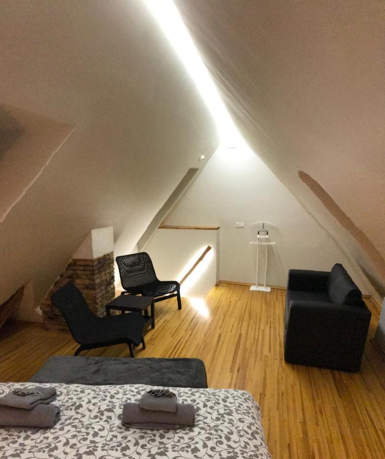 Apartamento Doma Square Penthouse, In The Heart Of Old Town Riga Exterior foto